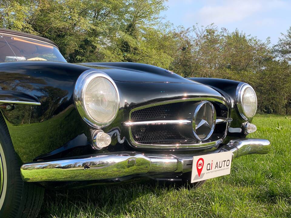 Image 17/67 of Mercedes-Benz 190 SL (1961)