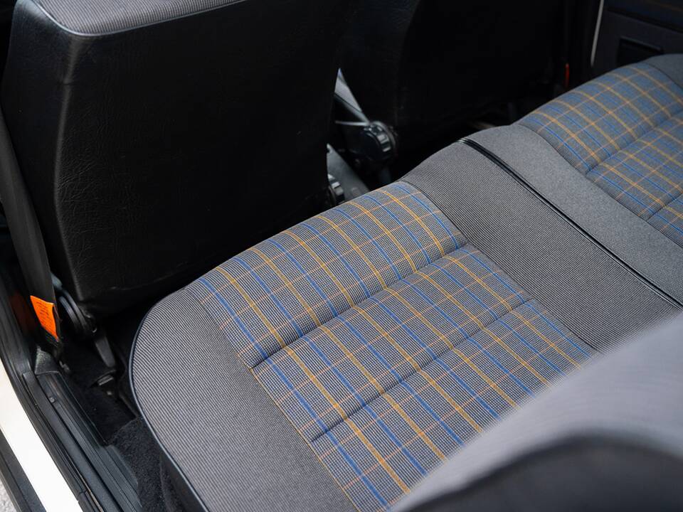 Image 27/48 de Volkswagen Golf Mk II GTi 16V 1.8 (1990)