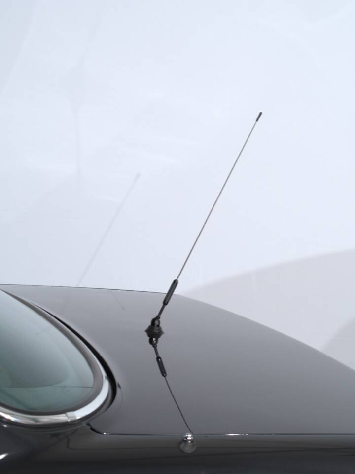 Image 18/52 of Mercedes-Benz 560 SEL (1988)