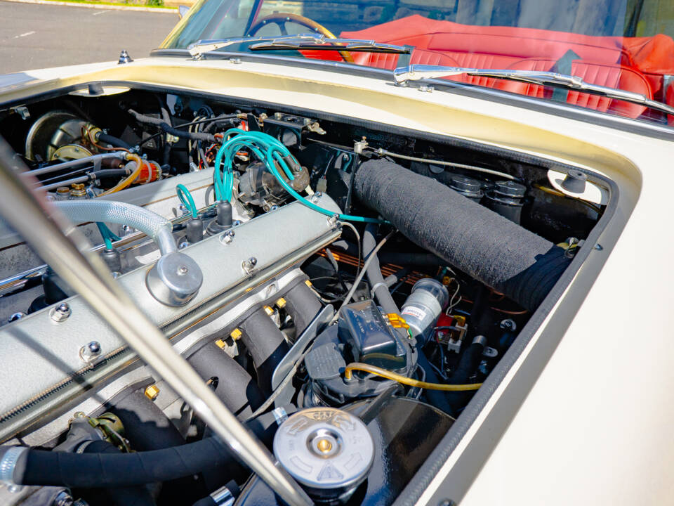 Bild 49/62 von Aston Martin DB 6 Mk II Volante (1970)