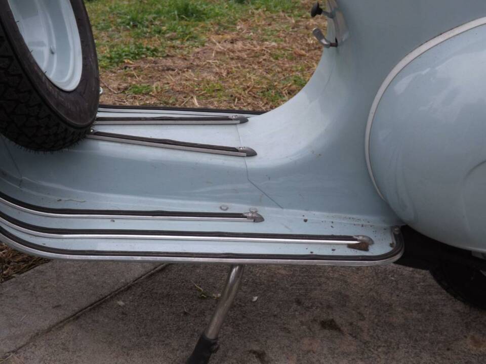 Image 46/50 de Piaggio Vespa 125 (1961)