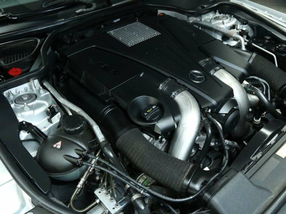 Image 38/50 of Mercedes-Benz SL 500 (2015)