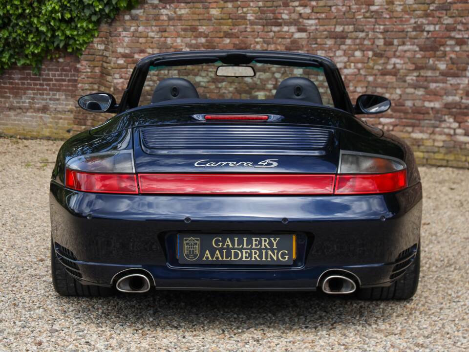 Image 6/50 of Porsche 911 Carrera 4S (2004)