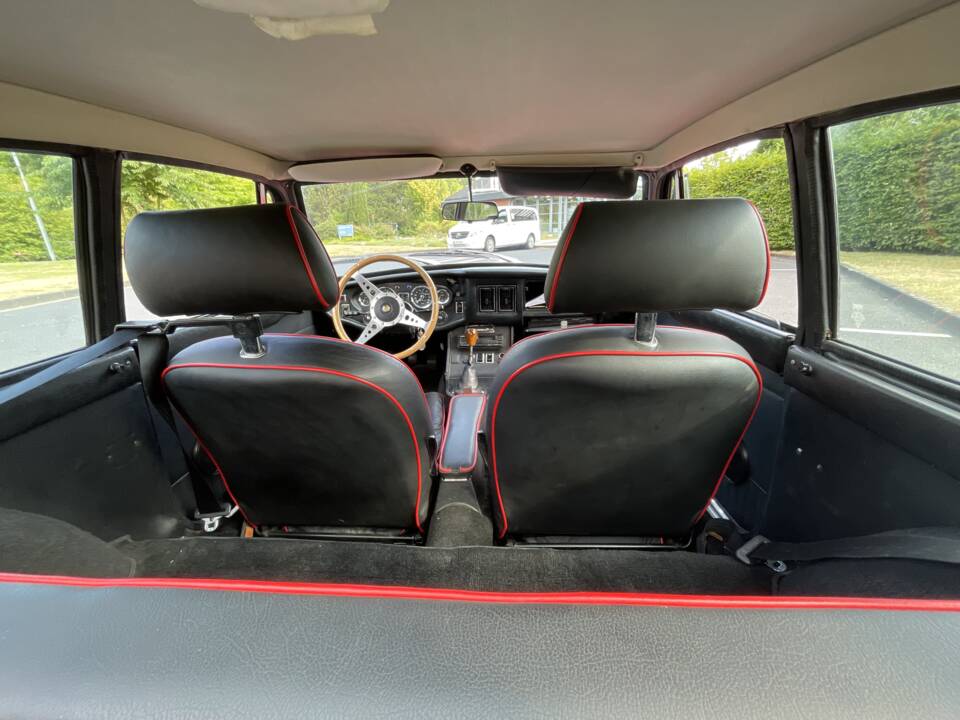 Image 9/13 de MG MGB GT (1976)