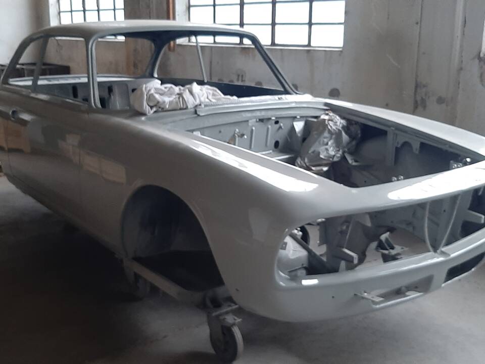 Immagine 8/26 di Alfa Romeo 2600 Sprint (1963)