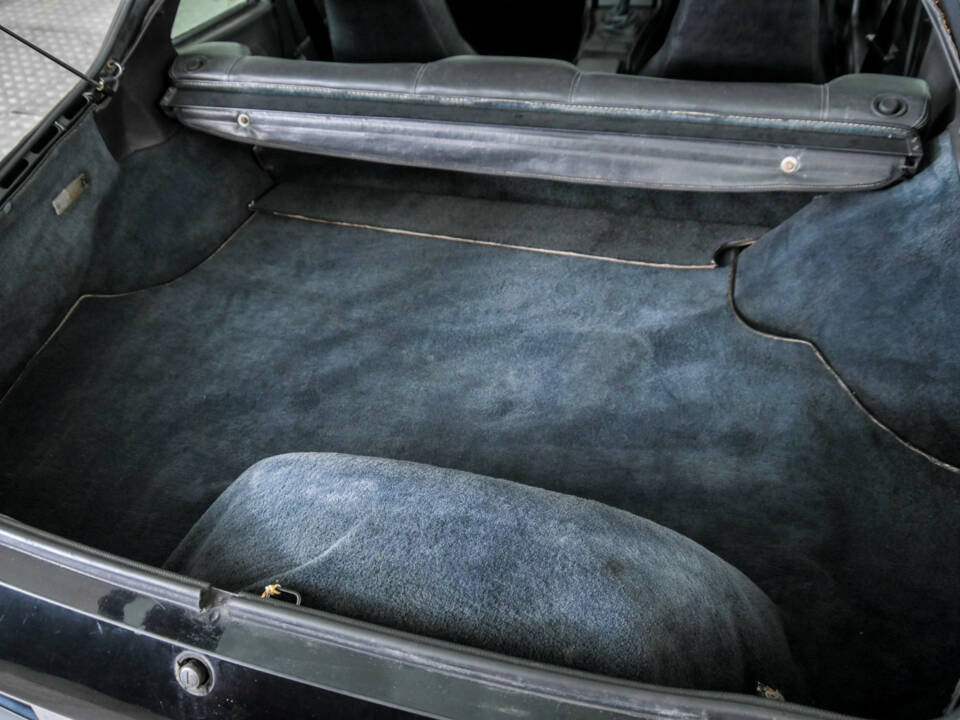 Immagine 38/50 di Porsche 924 S (1986)