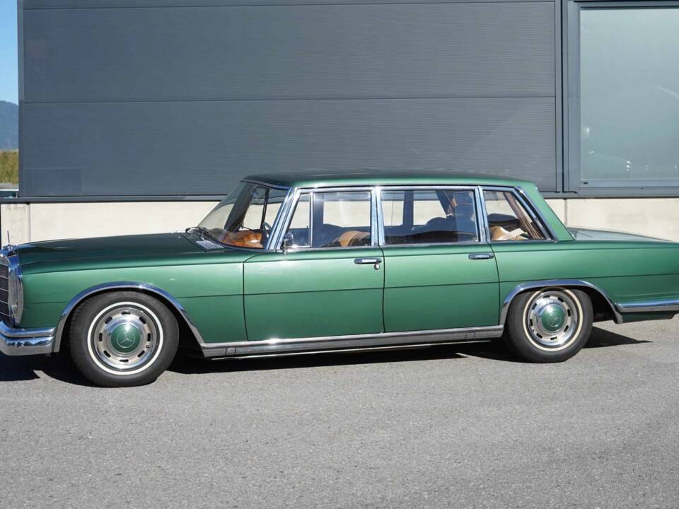 Image 18/20 of Mercedes-Benz 600 (1967)