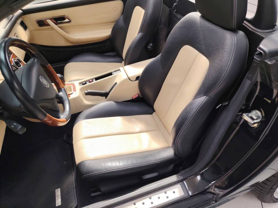 Bild 28/54 von Mercedes-Benz SLK 230 Kompressor (2002)