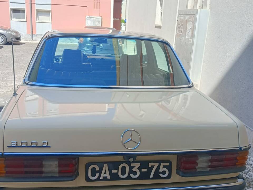 Bild 57/73 von Mercedes-Benz 300 D (1977)
