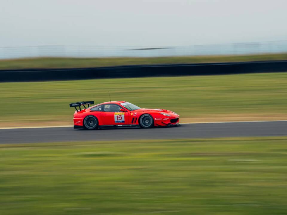 Image 4/17 de Ferrari 550 Maranello (2000)