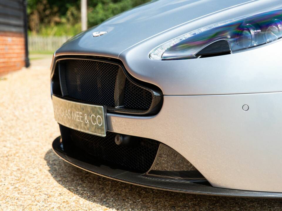 Image 19/50 of Aston Martin V12 Vantage S (2015)