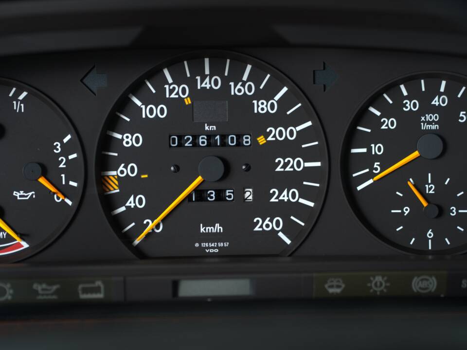 Image 39/52 of Mercedes-Benz 560 SEL (1988)