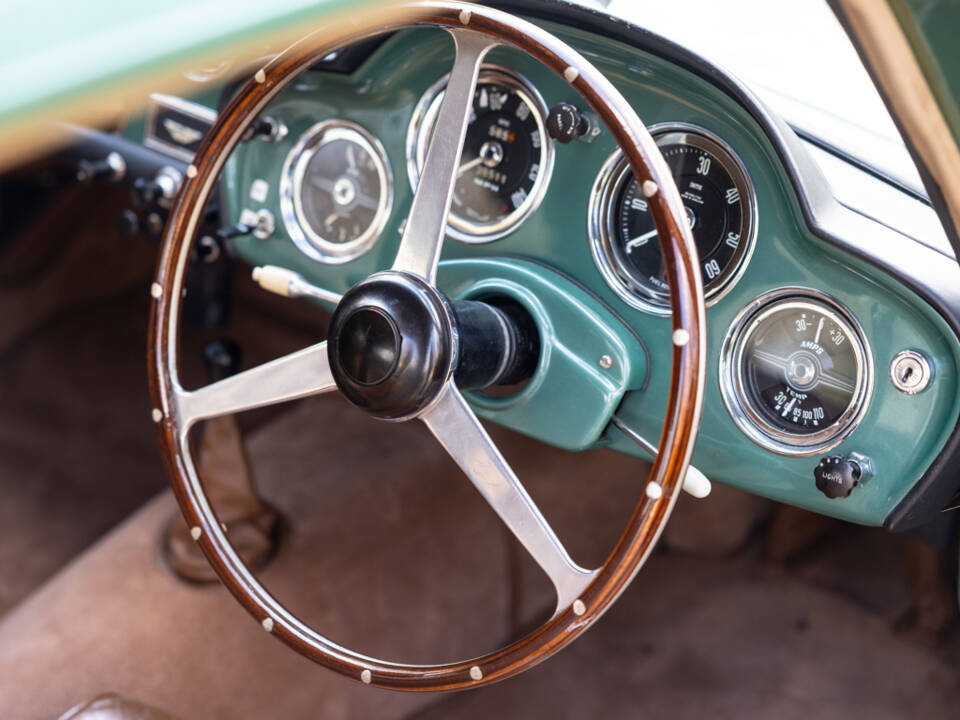 Image 20/50 of Aston Martin DB 2&#x2F;4 Mk III (1958)