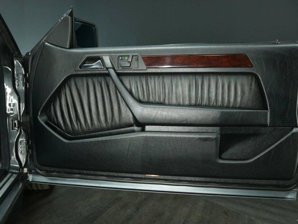 Immagine 23/30 di Mercedes-Benz E 320 (1997)