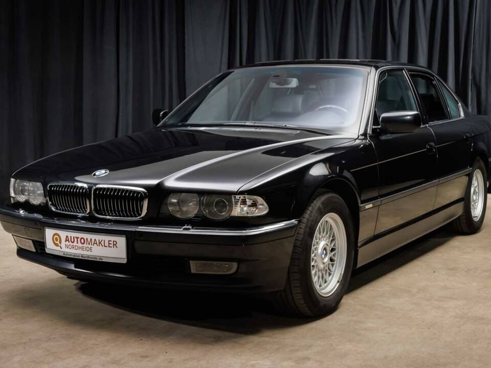 Image 1/41 of BMW 750i (2000)
