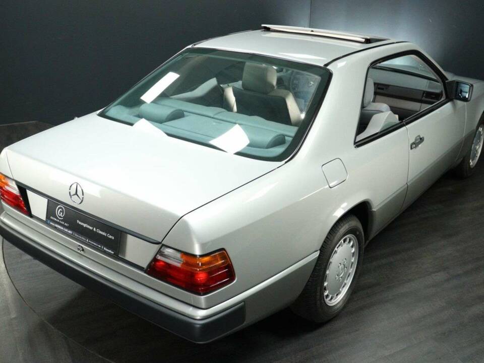Afbeelding 45/50 van Mercedes-Benz 230 CE (1988)