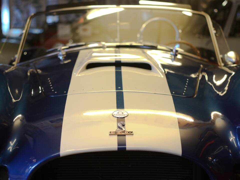 Image 18/57 of AC Cobra 427 (1965)