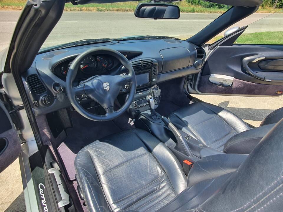 Image 30/31 de Porsche 911 Carrera (2000)