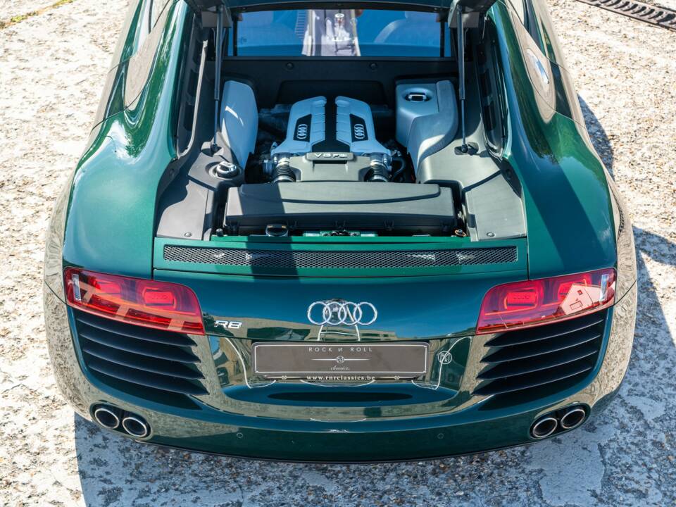 Image 31/33 of Audi R8 (2007)