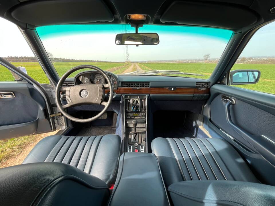 Image 7/17 de Mercedes-Benz 280 SE (1977)