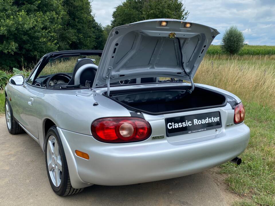 Afbeelding 61/63 van Mazda MX-5 1.6 (2004)