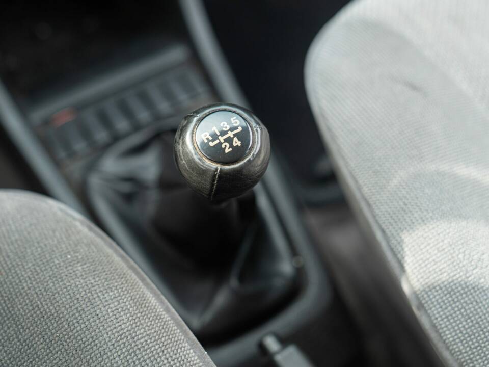 Bild 33/45 von Volkswagen Golf II 1.3 (1990)