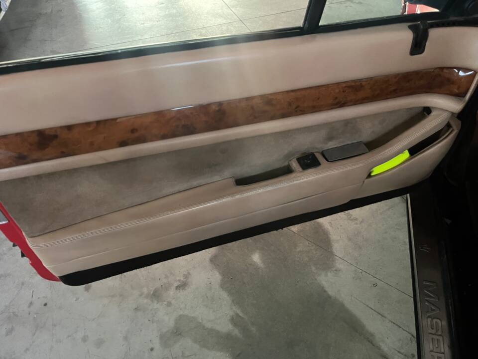 Image 11/17 of Maserati Spyder (1988)