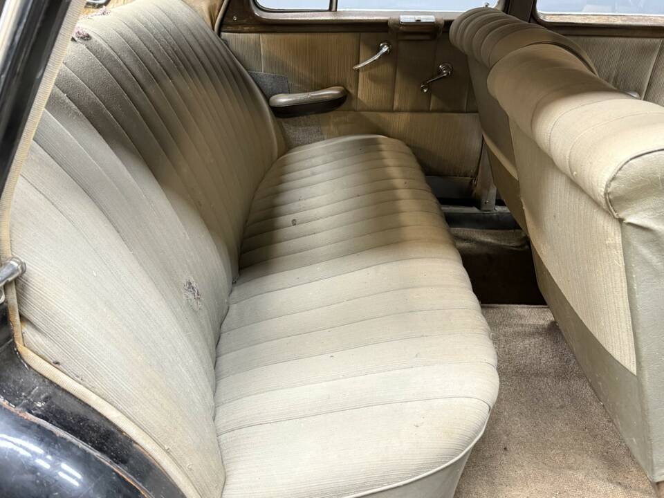 Image 46/50 of Mercedes-Benz 220 S (1955)