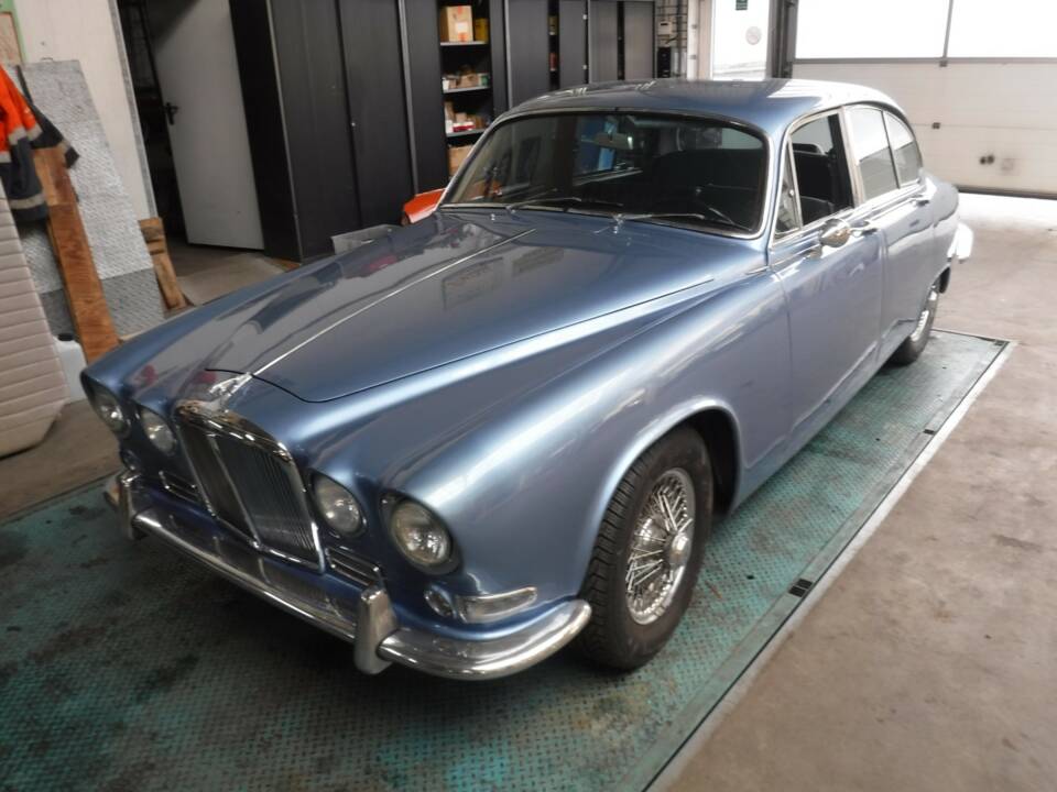 Image 24/50 of Jaguar 420 (1967)