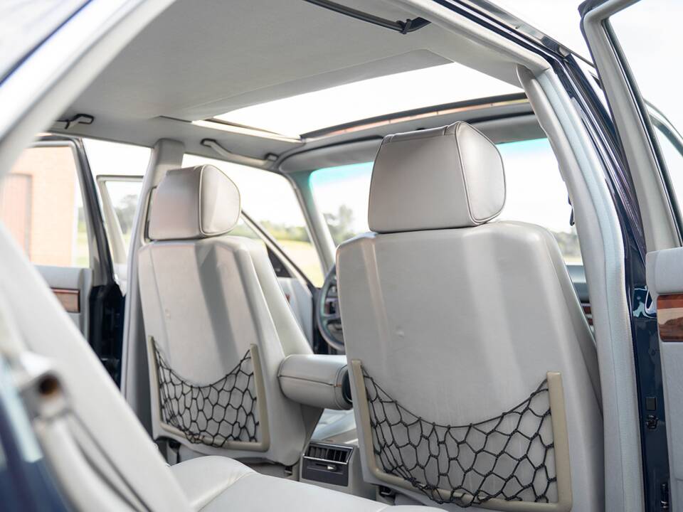 Image 33/72 de Mercedes-Benz 500 SEL (1984)