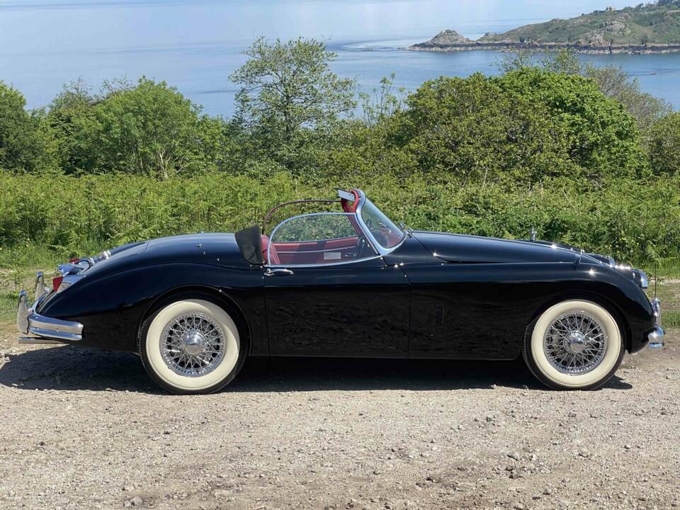 Image 6/12 of Jaguar XK 150 OTS (1958)