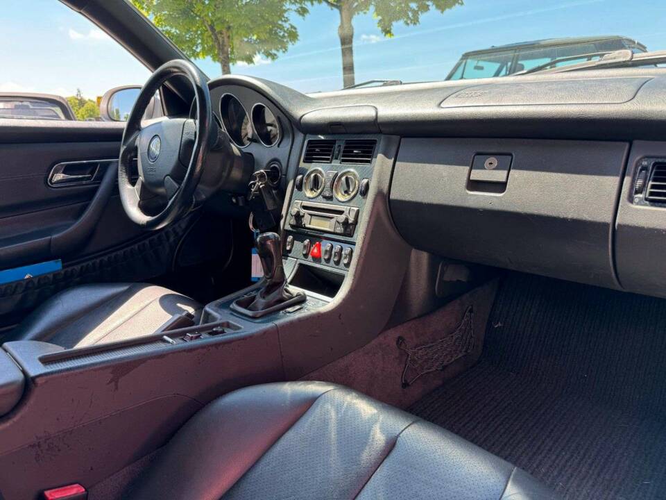 Image 14/16 of Mercedes-Benz SLK 230 Kompressor (1998)