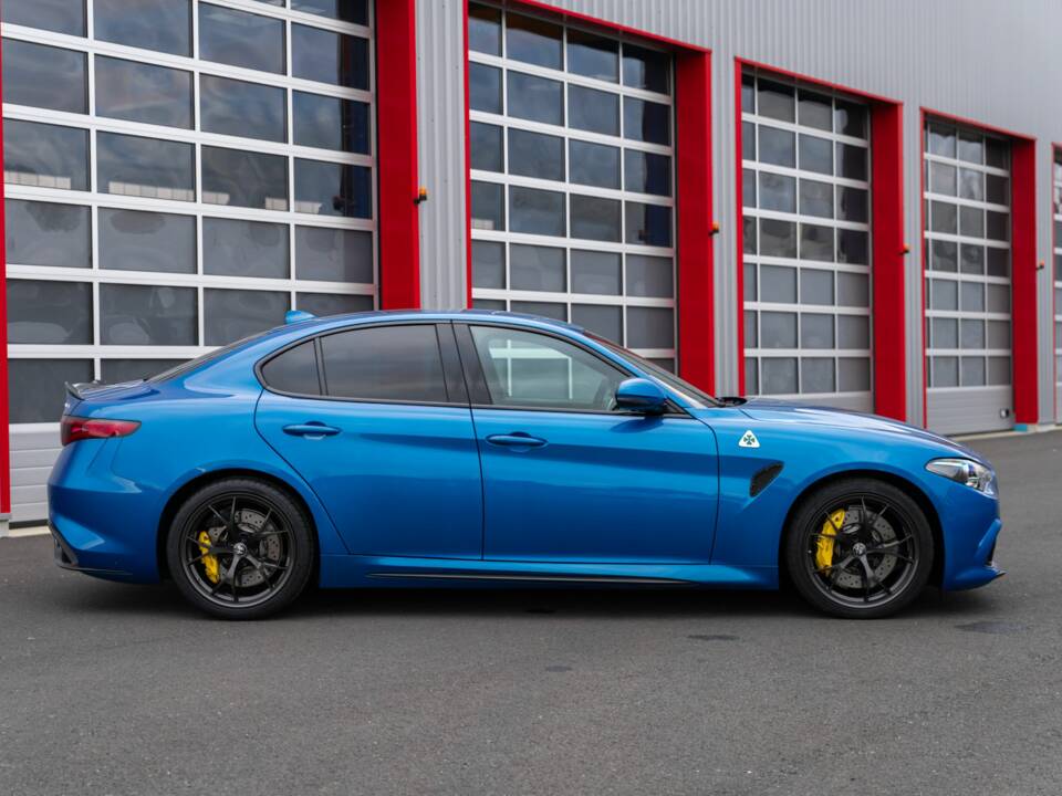 Bild 5/10 von Alfa Romeo Giulia Quadrifoglio (2019)