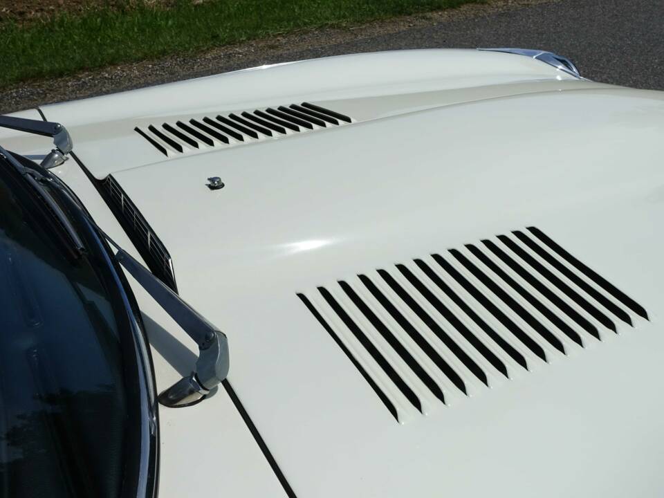 Image 9/39 de Jaguar XK-E (2+2) (1970)