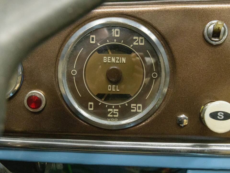 Image 38/50 of FIAT 500 C Topolino (1949)