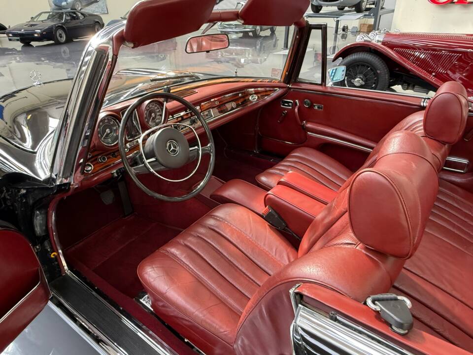 Bild 53/73 von Mercedes-Benz 280 SE 3,5 (1970)