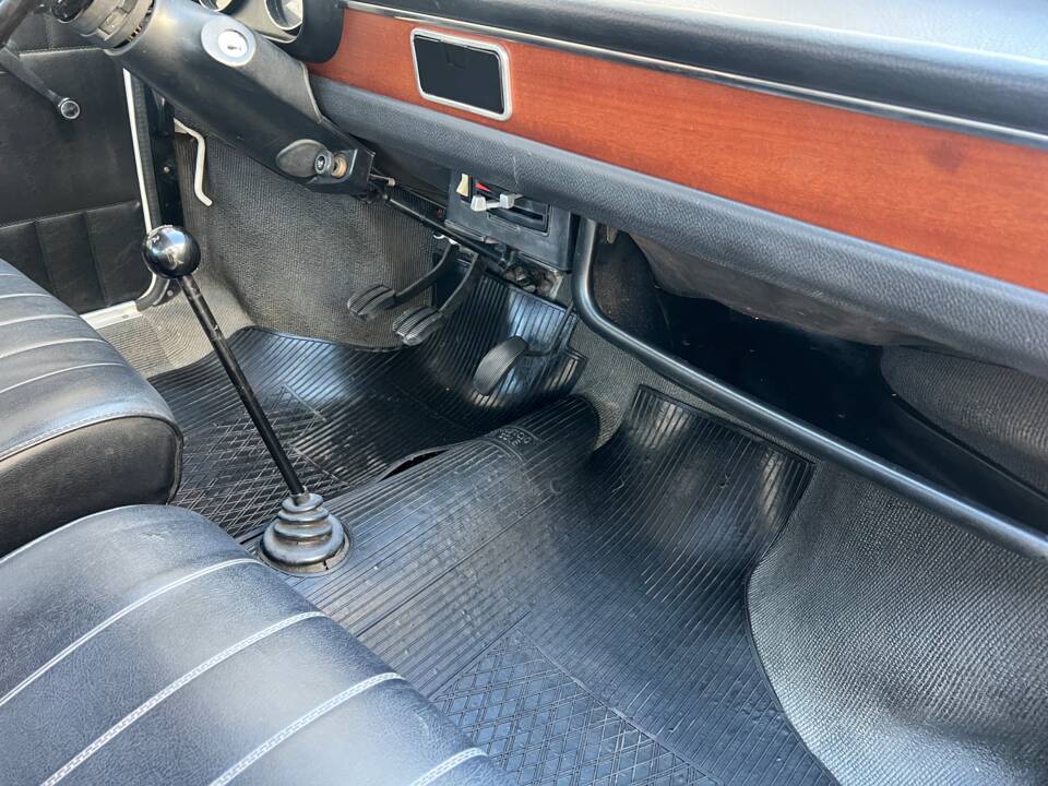 Image 27/50 of FIAT 127 (1972)