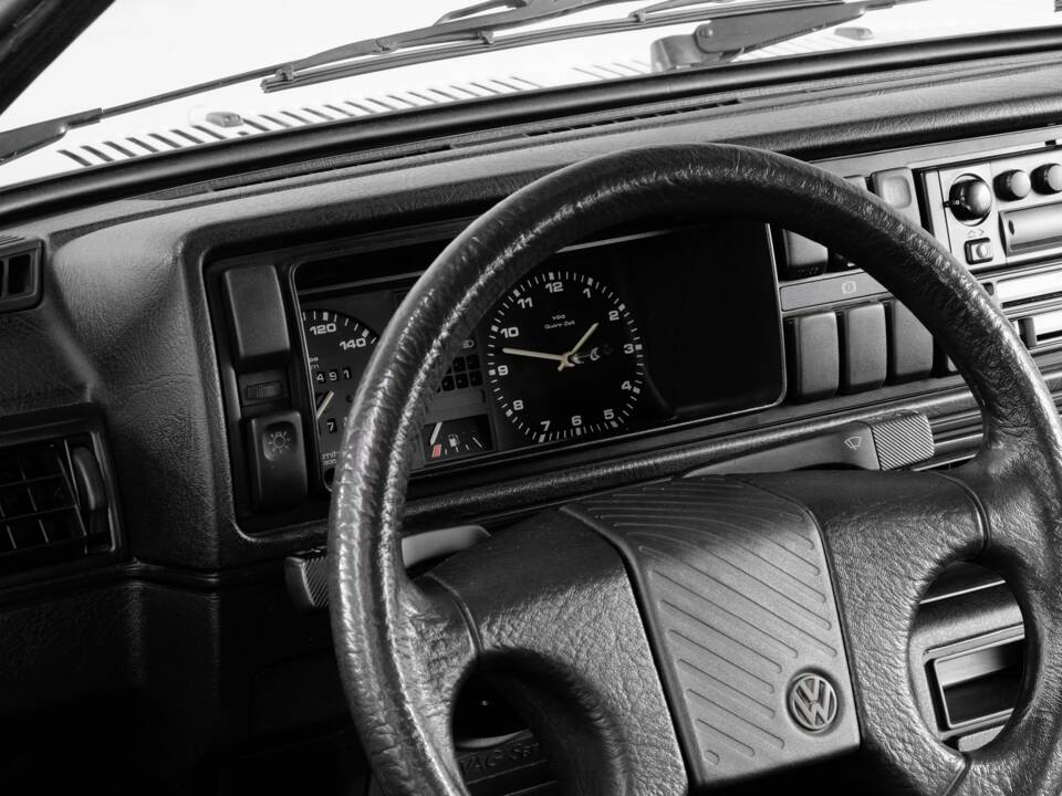 Image 16/41 of Volkswagen Golf Mk II 1.3 (1989)