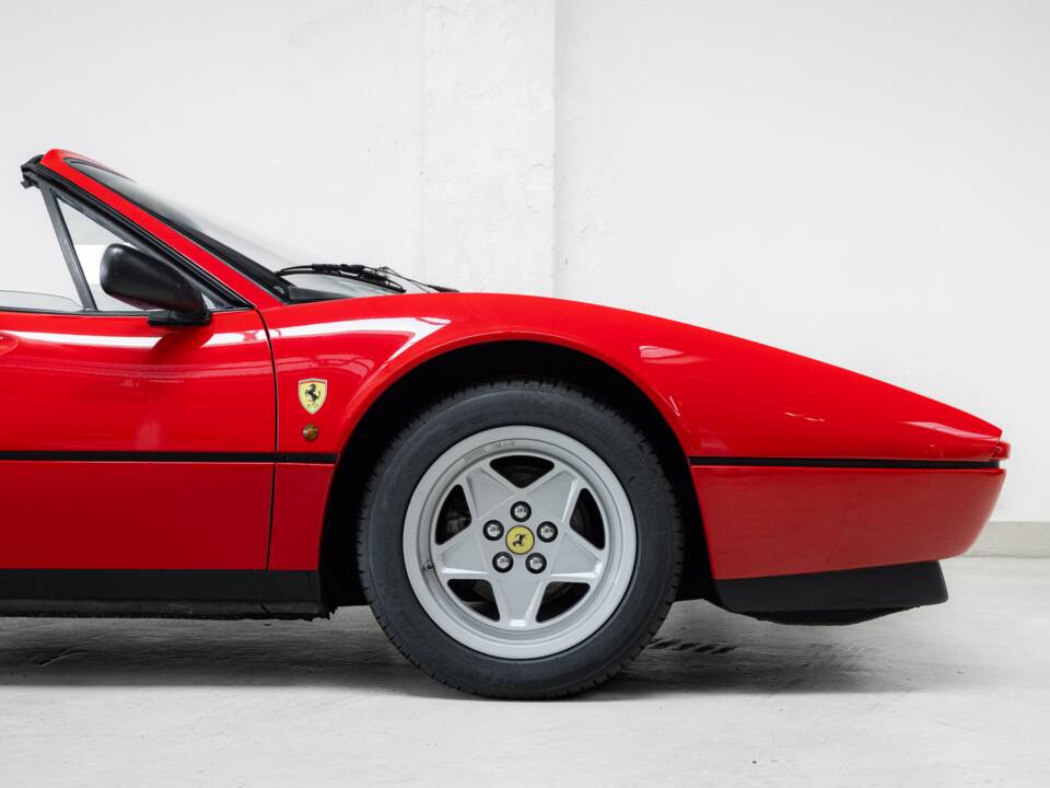 Bild 23/40 von Ferrari 328 GTS (1986)
