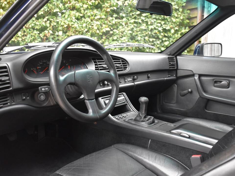Immagine 26/40 di Porsche 944 (1985)