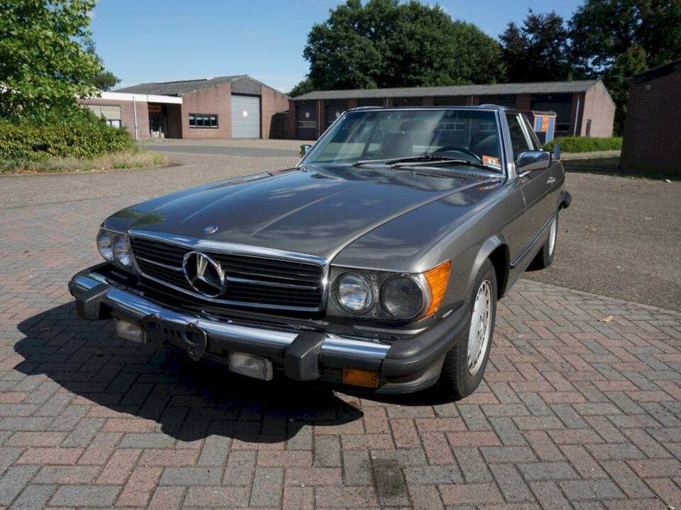 Image 5/36 de Mercedes-Benz 560 SL (1986)