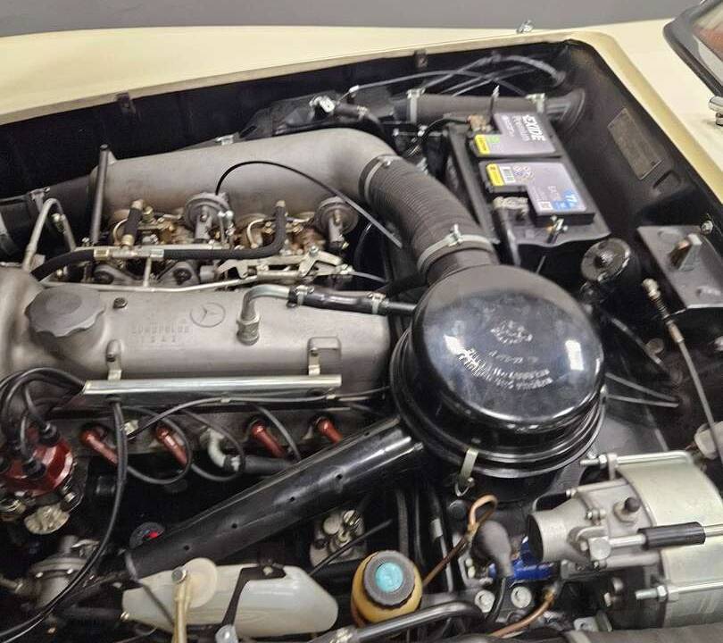 Image 14/14 of Mercedes-Benz 190 SL (1961)