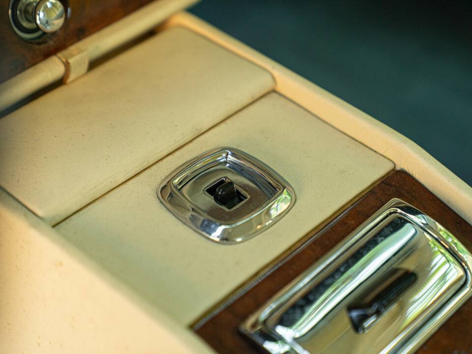 Bild 43/50 von Bentley Mulsanne Turbo (1985)