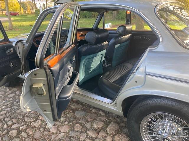 Image 19/60 of Jaguar XJ 6 4.2 (1972)