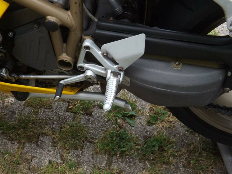 Immagine 20/50 di Ducati 748 Biposto (2000)