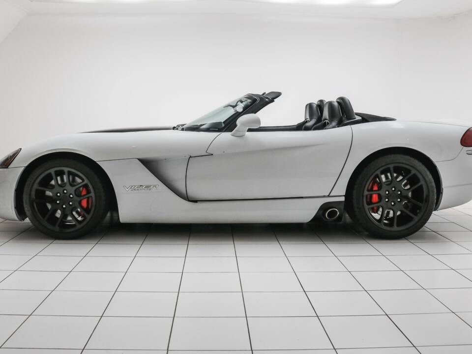 Imagen 2/20 de Dodge Viper SRT10 (2005)