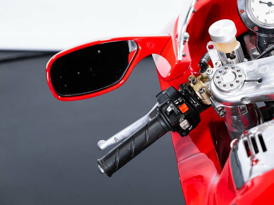 Immagine 13/50 di Ducati DUMMY (2003)