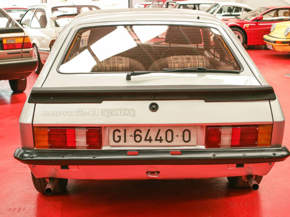 Image 11/34 of Ford Capri 2,8i (1981)
