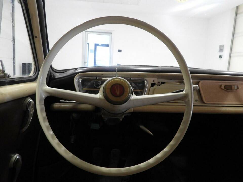 Image 6/15 of SIMCA Aronde P 60 Monthléry Spéciale (1961)