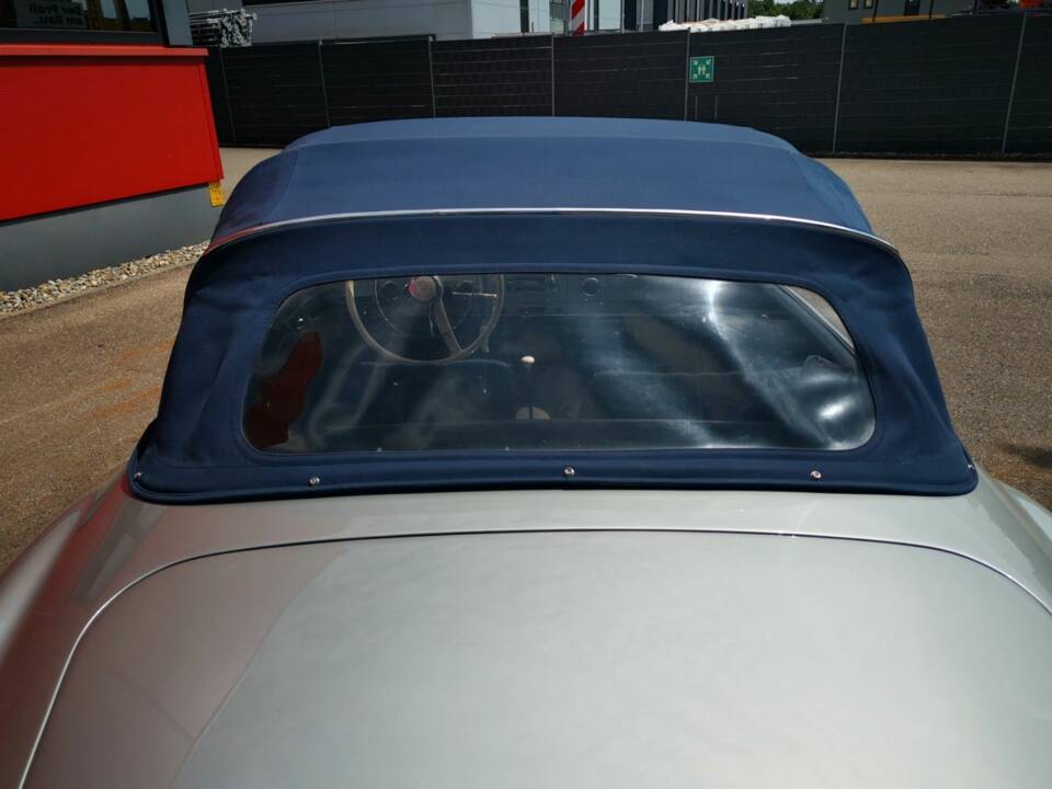 Image 4/9 of Mercedes-Benz 190 SL (1957)